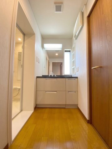 洗面設備　忙しい朝には欠かせない洗面所です