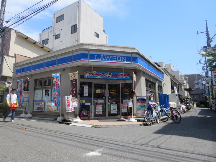 コンビニ　ローソン（コンビニ）まで400m