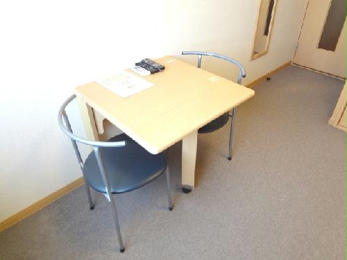 その他　机、椅子2脚