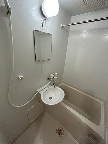 バス・シャワールーム　ゆったり過ごせるお風呂です