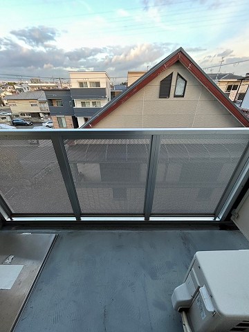 バルコニー　お洗濯にも便利なバルコニー付き