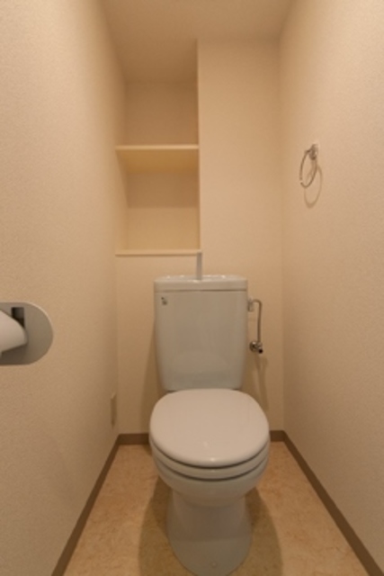 トイレ　※写真は同タイプ住戸です。