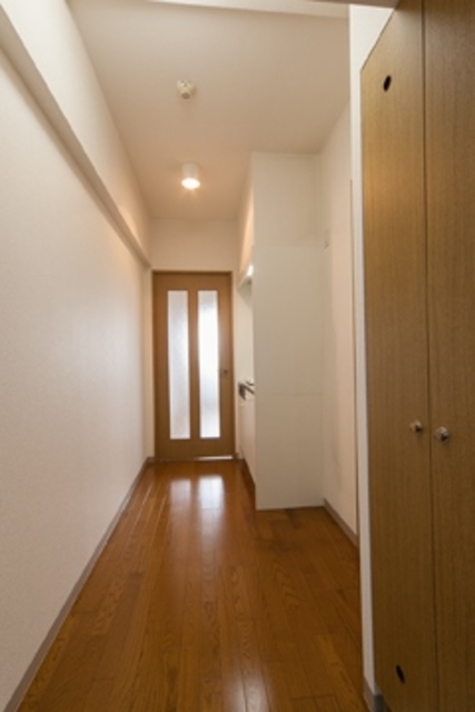 玄関　※写真は同タイプ住戸です。
