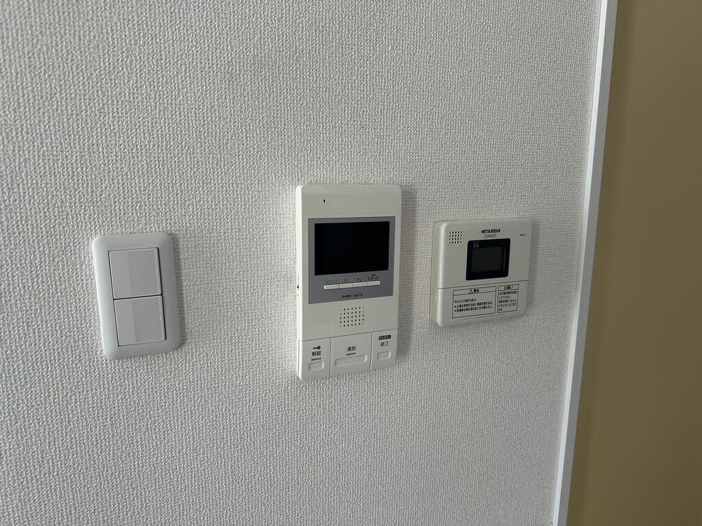 セキュリティ　モニター付きインターホン