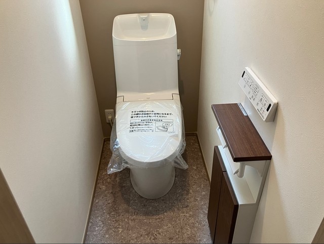 トイレ　※写真は同タイプ住戸です。