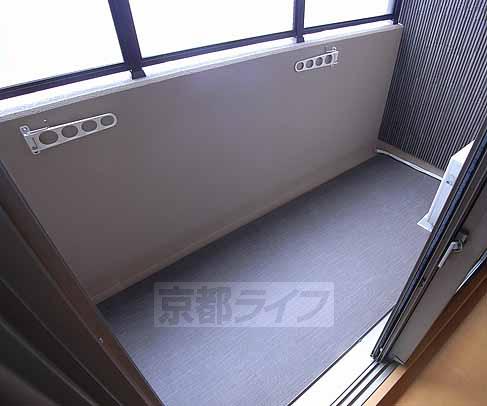 バルコニー　奥行きのあるバルコニー