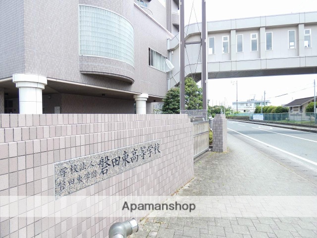 高校・高専　磐田東中学校高等学校（高校・高専）まで618m