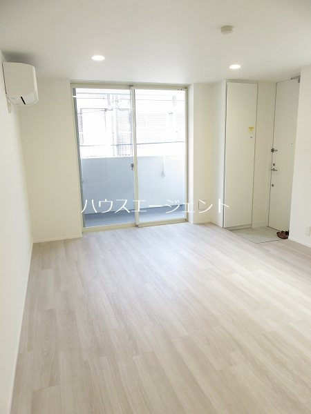 居室・リビング　明るくて広さも感じます