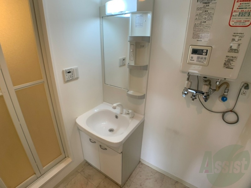 洗面設備　シャンプードレッサー。身支度はここでばっちり。