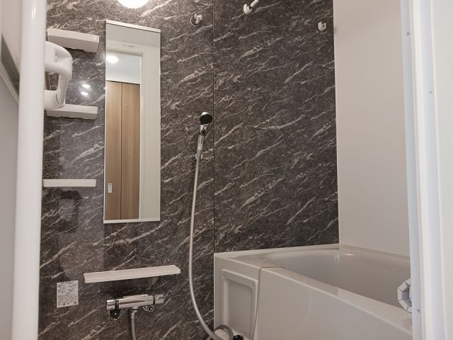 バス・シャワールーム