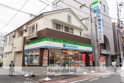 コンビニ　ファミリーマート 西糀谷四丁目店（コンビニ）まで430m
