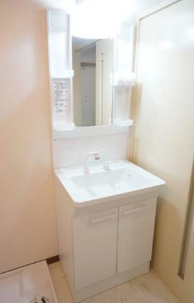 洗面設備　使いやすい洗面所です