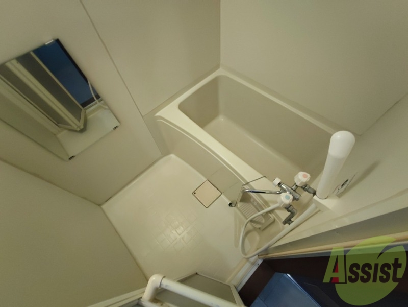 バス・シャワールーム　お風呂になります。一日の疲れを癒してくださいね。