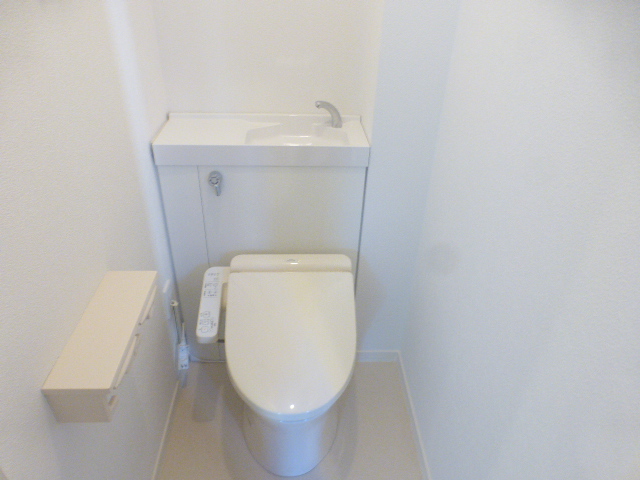 トイレ　WC　洋室　温水洗浄便座