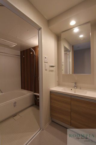 バス・シャワールーム　リビング/居室