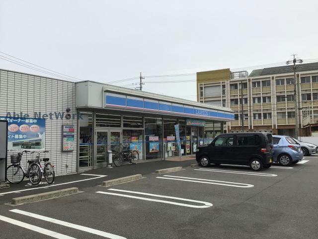 コンビニ　ローソン碧南春日店（コンビニ）まで690m