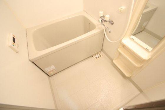 バス・シャワールーム　※別部屋の写真です