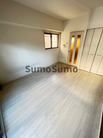 その他部屋・スペース　広くて明るい寝室