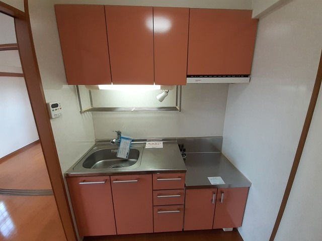 キッチン　まな板スペースたっぷりのキッチンです