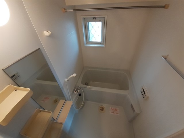 バス・シャワールーム　浴室乾燥機付きのバスルームです