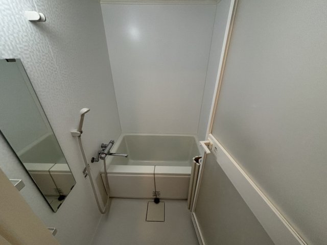 バス・シャワールーム　写真は参考とし、現状を優先します