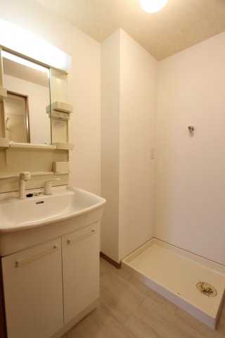 洗面設備　参考写真です。現況優先。