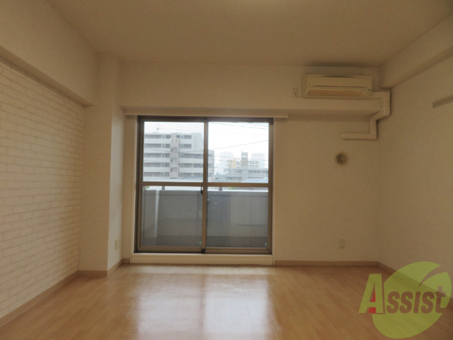 その他部屋・スペース　全面フローリングなので安心してベットも置けますね