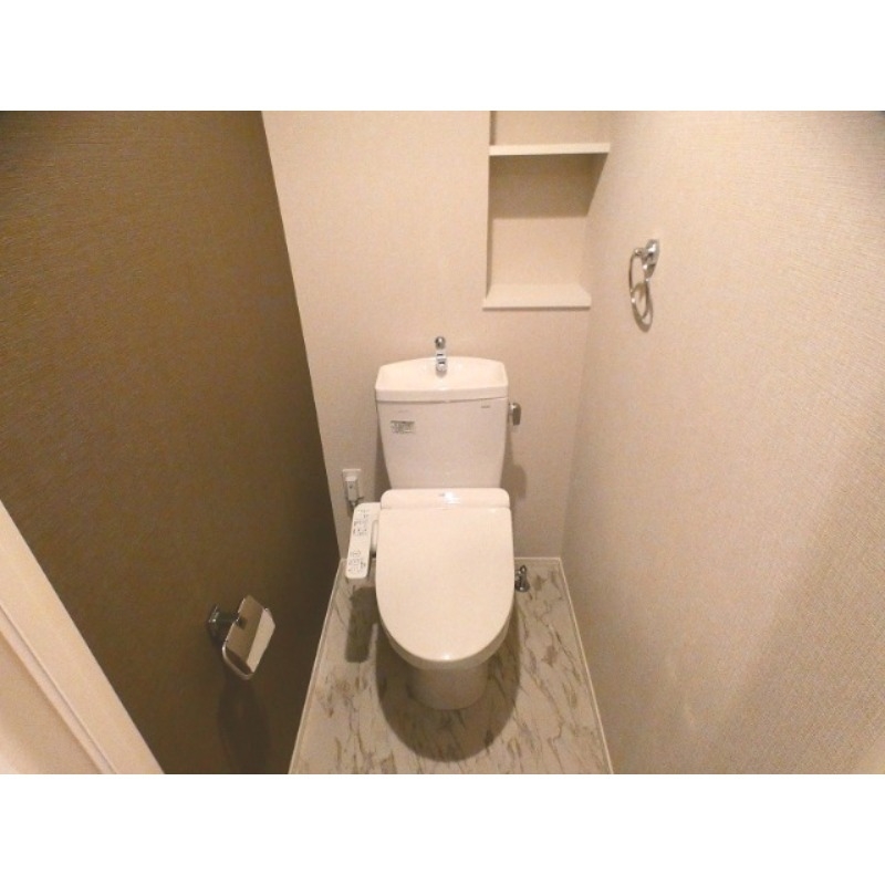 トイレ　快適ウォシュレット付き