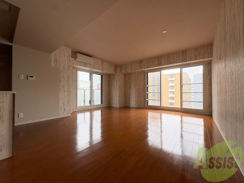 居室・リビング　広くてキレイなお部屋が広がっていて、充実した生活が送れそう。