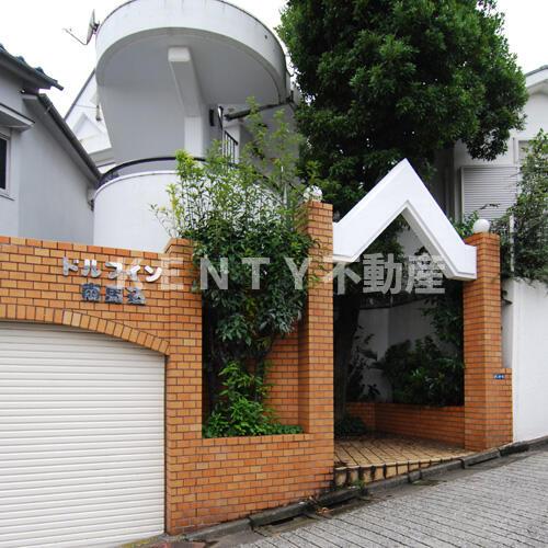 エントランス　建物の内部です