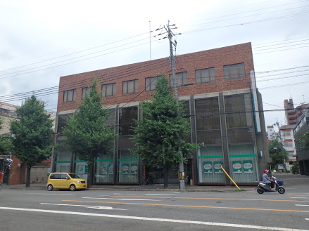 銀行　りそな銀行 千本支店（銀行）まで588m