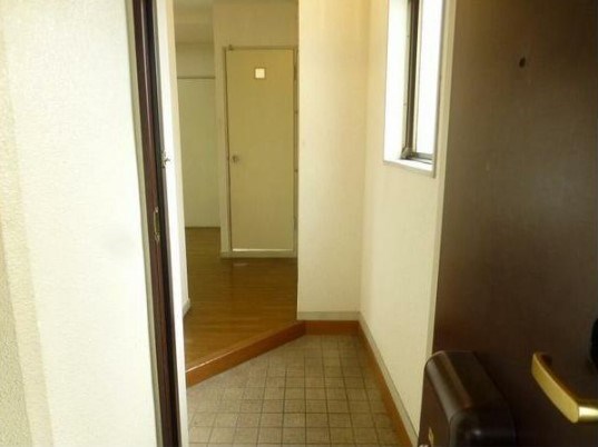 玄関　他部屋の参考写真です