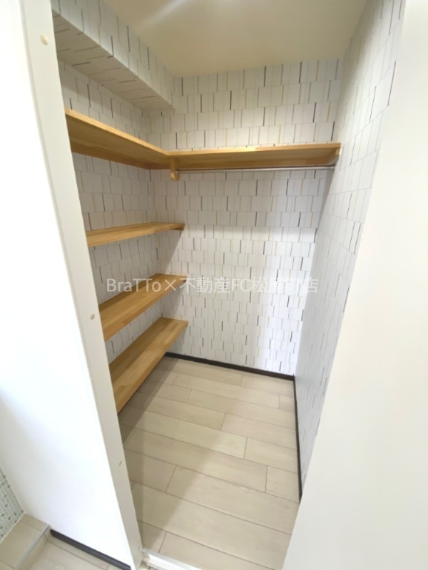 収納　収納（ウォークインクローゼット付）