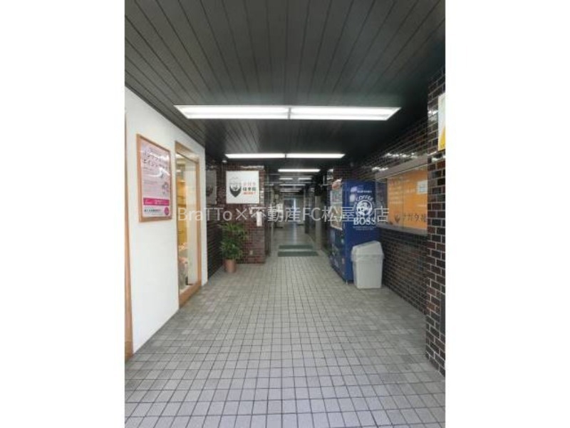 エントランス　マンション共用部分