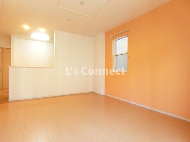 洗面設備　朝の支度もスムーズな独立洗面台。