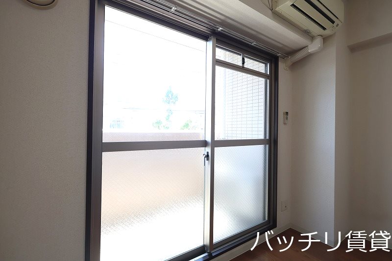 バルコニー　別部屋写真の為、現状を優先いたします。