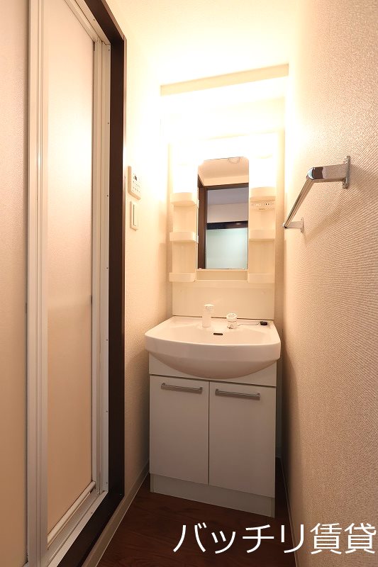 洗面設備　別部屋写真の為、現状を優先いたします。