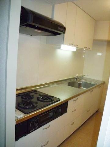 キッチン　３口ガスコンロ付きキッチン