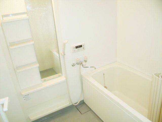 バス・シャワールーム　追い焚き機能付きバス