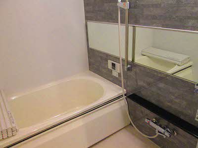 バス・シャワールーム　追い焚き機能付き