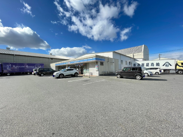 コンビニ　ローソン（コンビニ）まで500m