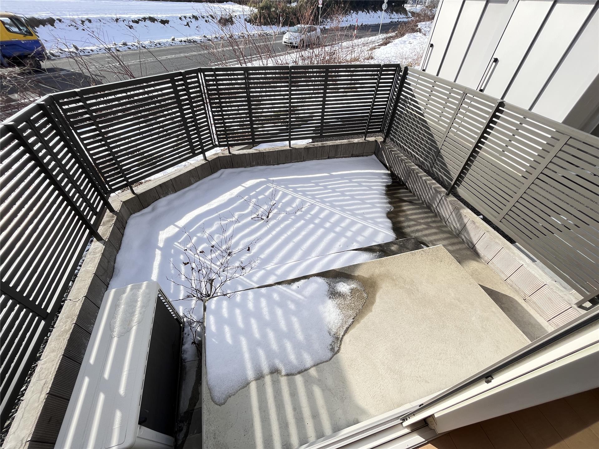 バルコニー　テラス