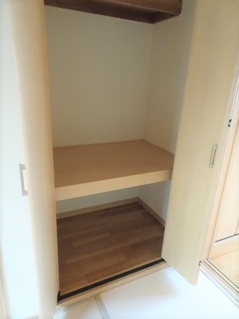 収納　６帖和室の収納※同タイプ参考写真