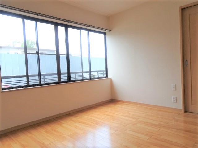 居室・リビング　南西向きＬＤＫ１１帖※同タイプ参考写真