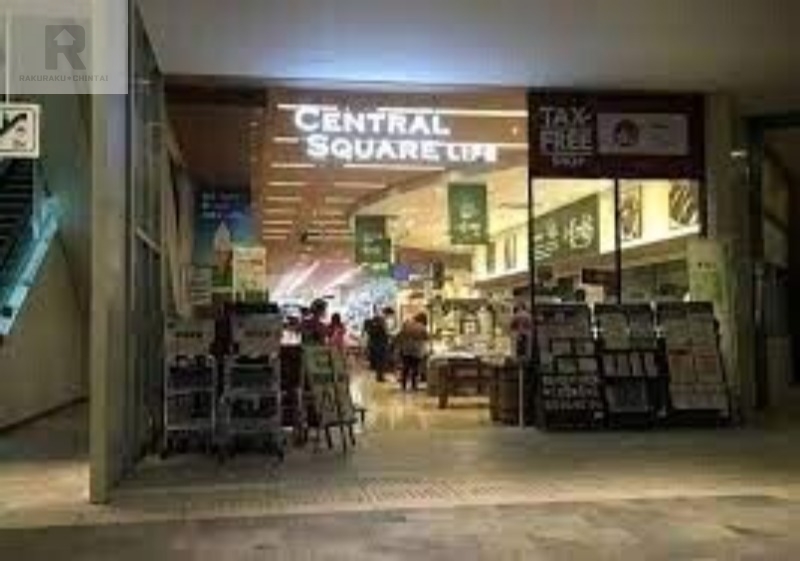 スーパー　ライフセントラルスクエアなんば店（スーパー）まで482m