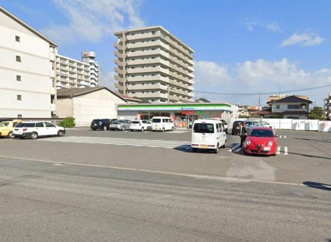 コンビニ　ファミリーマート岡山東古松店（コンビニ）まで592m