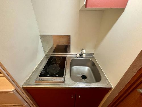 キッチン　設備・仕様は号室により異なる為、現況を優先いたします。