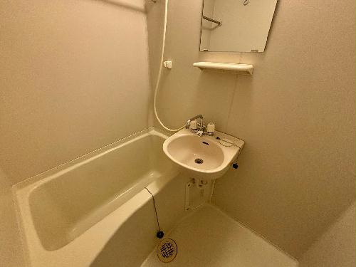 バス・シャワールーム　設備・仕様は号室により異なる為、現況を優先いたします。