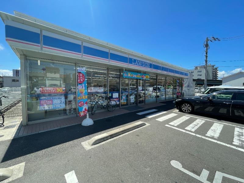 コンビニ　ローソン高松城東町二丁目店（コンビニ）まで402m