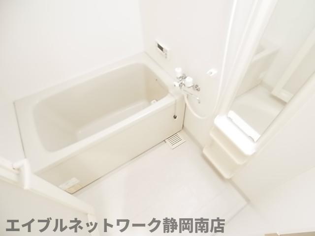 バス・シャワールーム　お風呂で日々の疲れを落としましょう